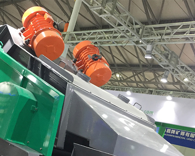 振動電機(jī)用于脫水篩